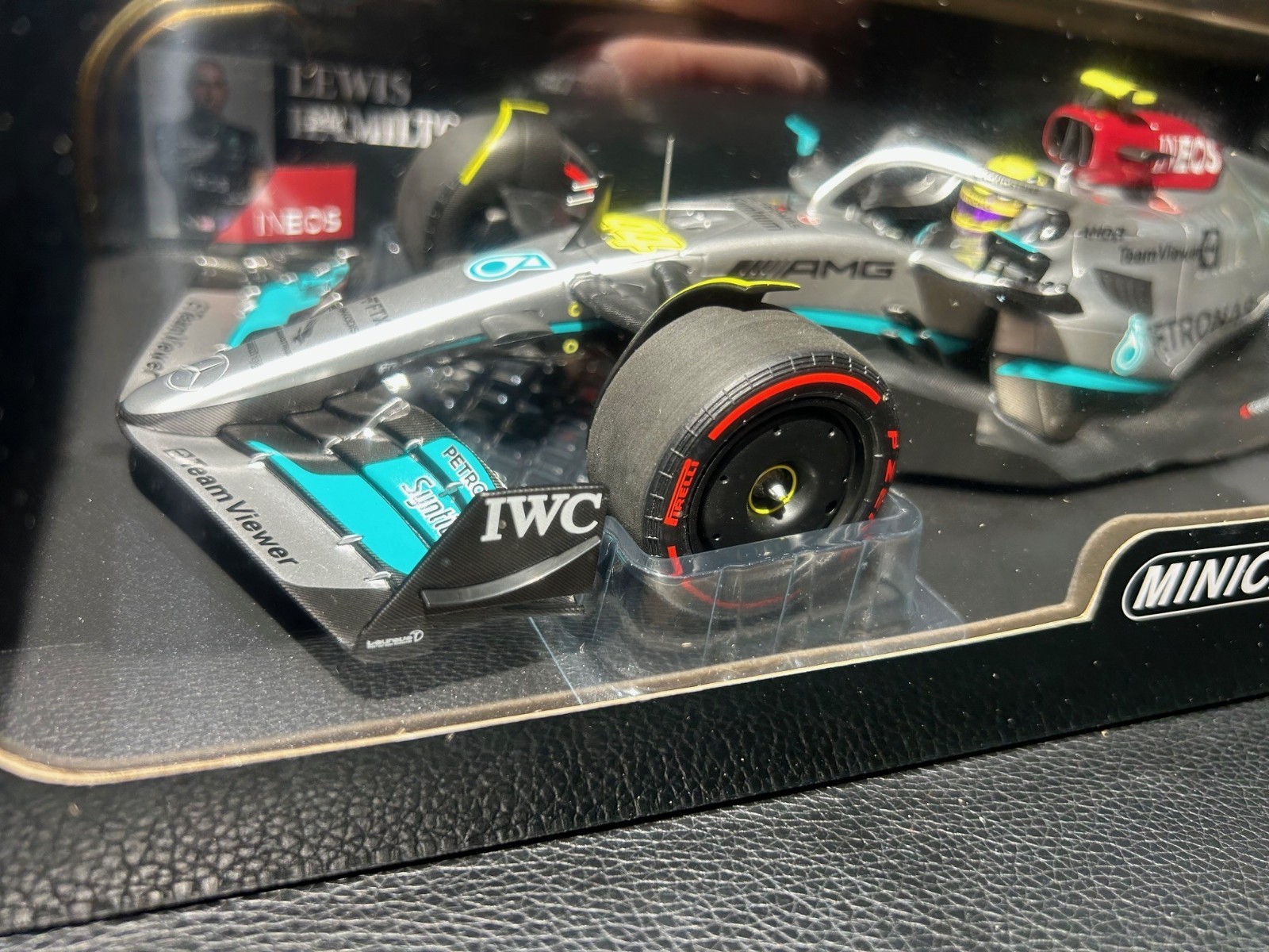 1/18 Minichamps – 2022 MERCEDES-AMG F1 W13 E #44 – LEWIS HAMILTON – SPANISH GP