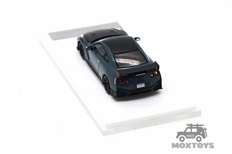Motorhelix 1:64 R35 Special Edition 2022 Diecast Model Car