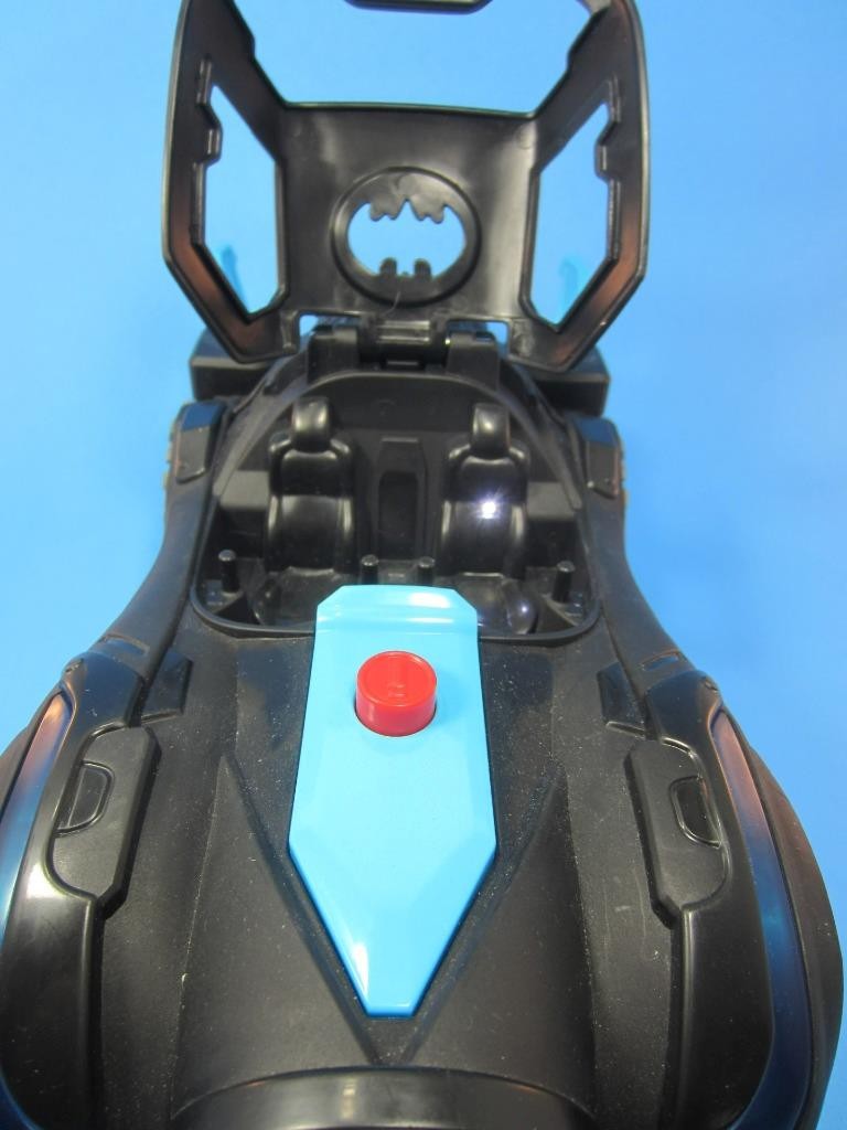 *Batmobile Rare Model England / United Kingdom – Lighted, Sound – Solid Toy Car