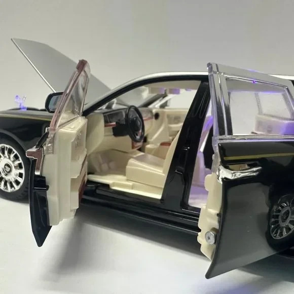 1:24 Rolls-Royce Phantom Metal Diecast Silver Black WITH LEDS Roll-Back