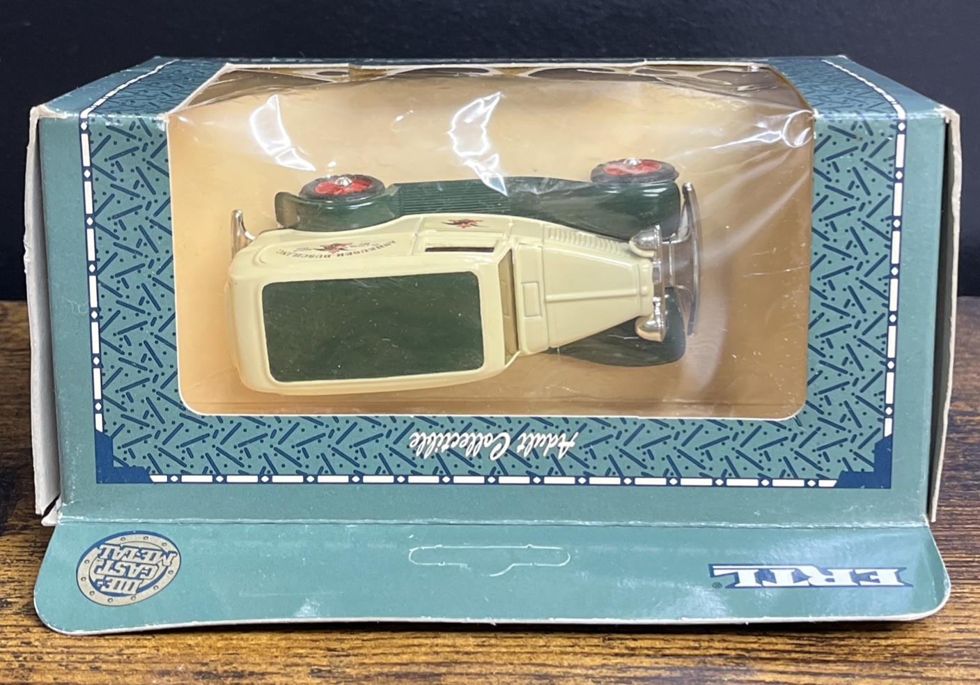 Ertl Anheuser Busch Classic Vehicles 1932 Ford Panel Truck 1/43 Die-Cast #9836