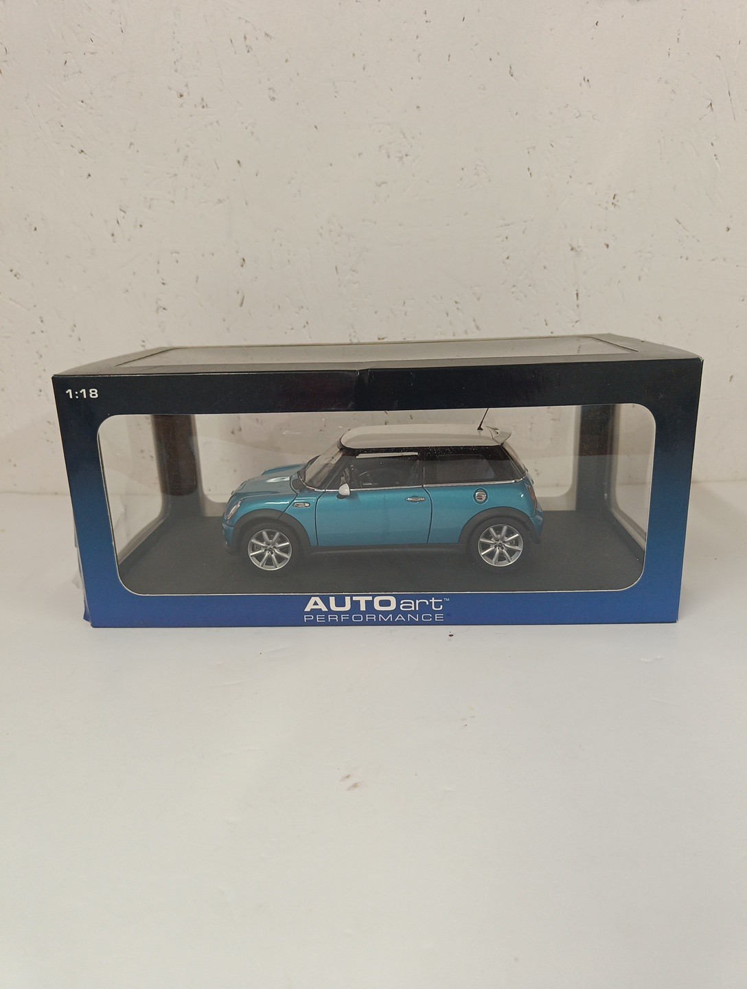 Autoart Performance Mini Cooper s 1:18