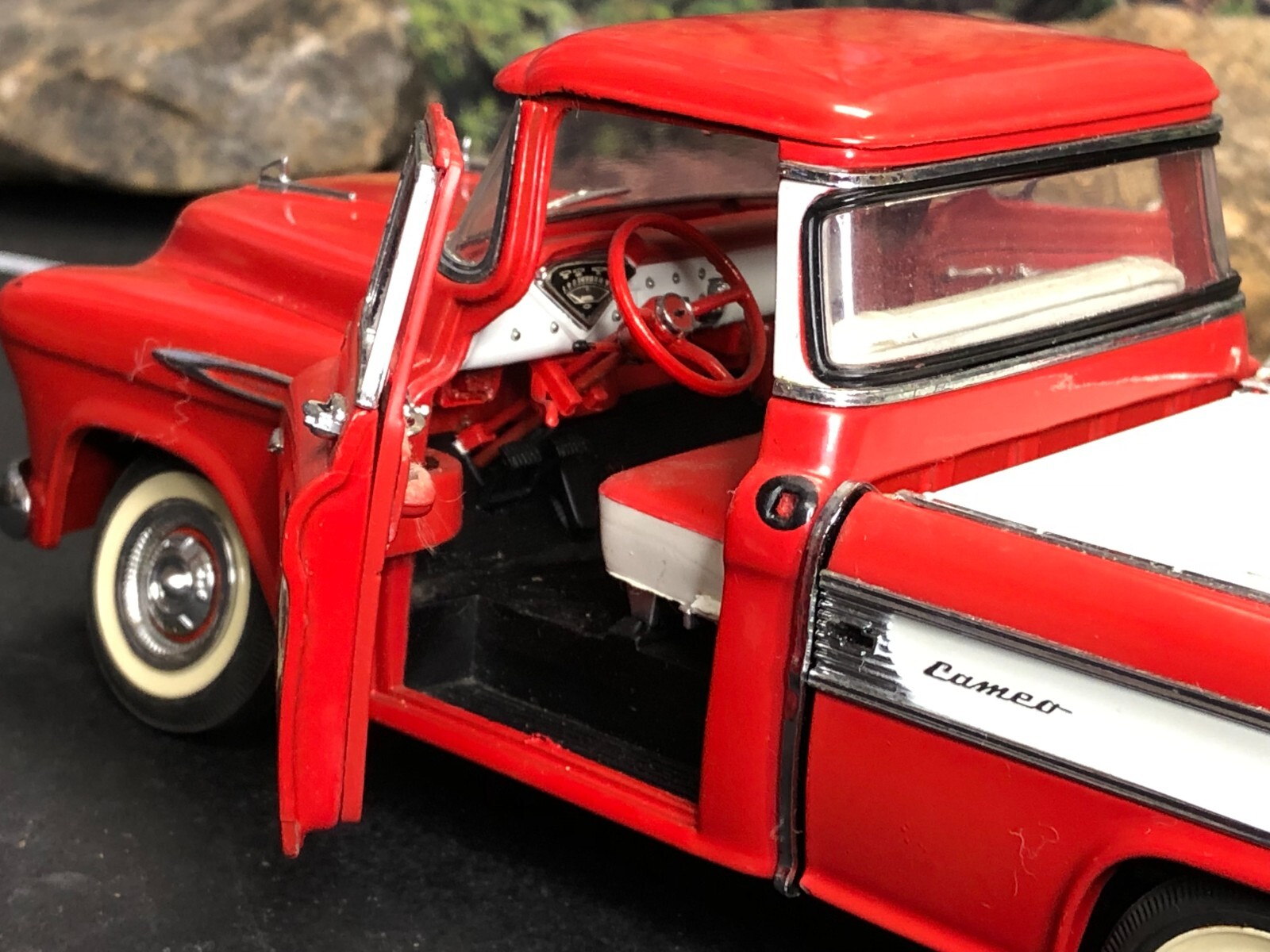 Imperfect 1:24 Diecast Danbury Mint RED 1957 CHEVROLET CAMEO PICKUP No Box AS-IS