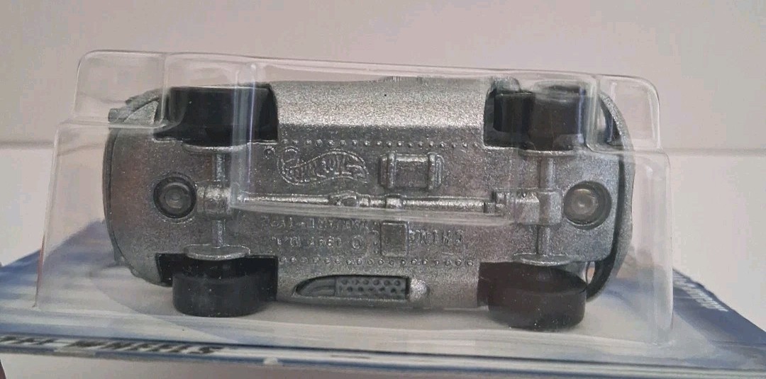 Hot Wheels 2001 First Editions Jaguar D-Type Silver Racing Car #184 New Sealed