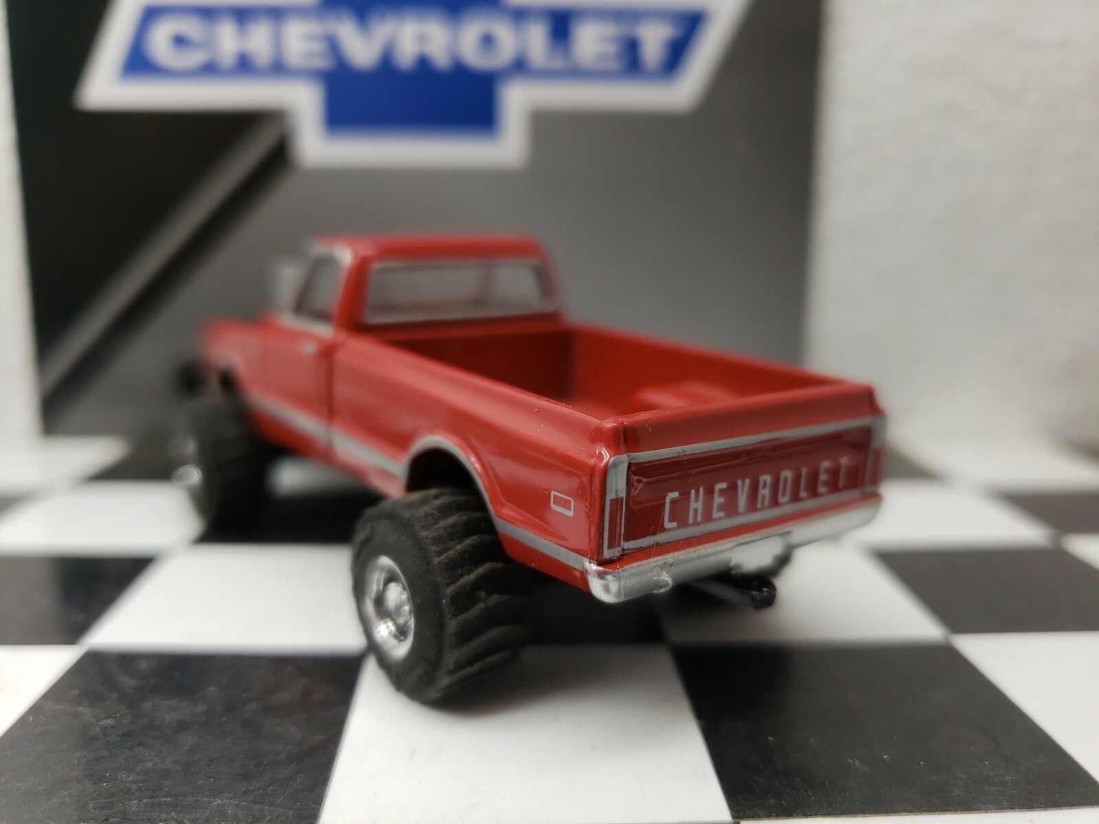 CUSTOM BUILT 1:64 C10 GreenLight 1972 HOT ROD PULLING TRUCK puller CHEVEROLETdcp