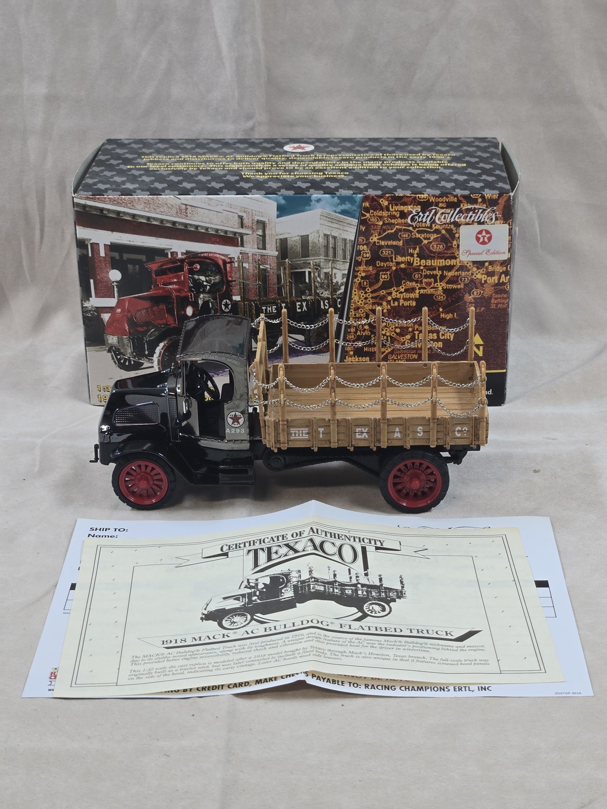 Ertl Collectibles 1918 Mack AC Bulldog Flatbed Truck Texaco 1:32 Diecast NIB