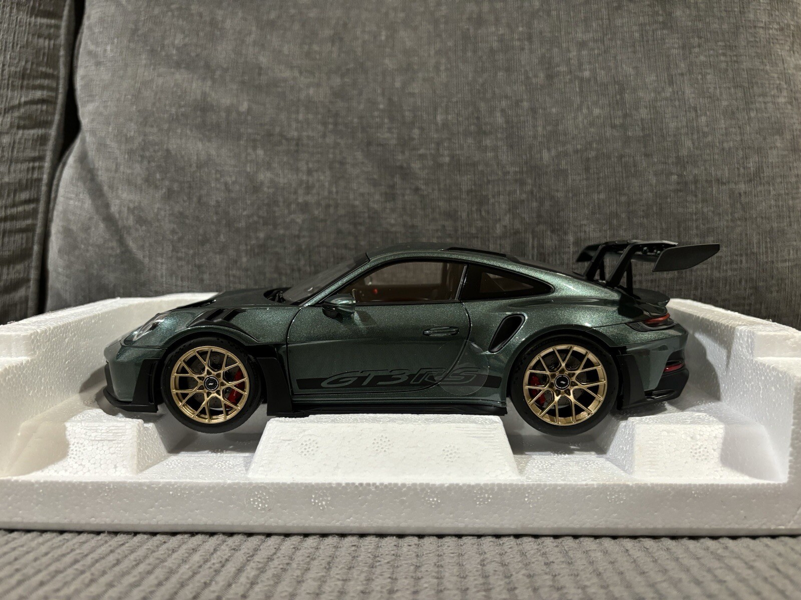 1/18 Norev Porsche 911 (992) GT3 RS 2022 Dark Green Metallic Diecast Limit 504pc