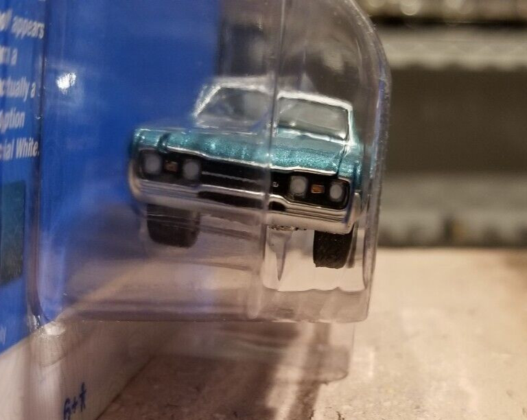 Johnny Lightning 1967 Oldsmobile 442 W-30 Diecast 1:64 Car VerA Rel3 #3 MCACN