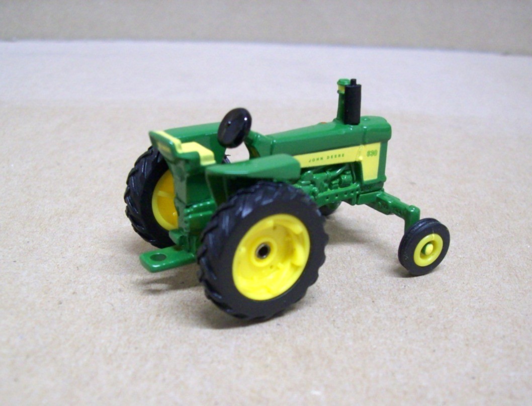 Ertl 1/64 1959 John Deere 630 Tractor . Green . Loose