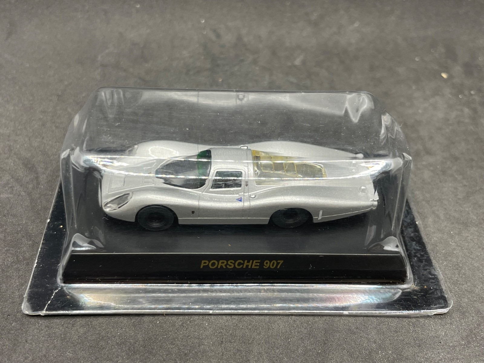 Kyosho 1/64 Porsche collection4 907 Silver diecast model car 51B3