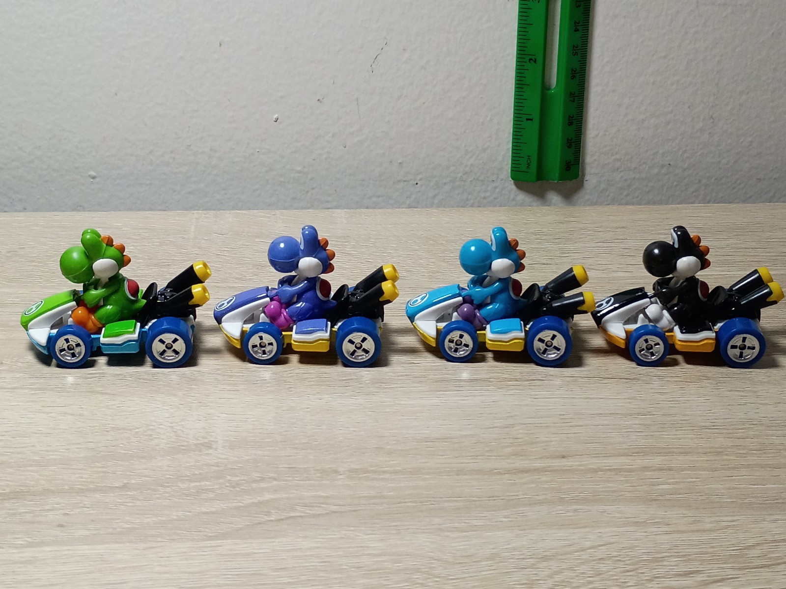 16-PK YOSHI Mystery Egg Super Mario Kart Hot Wheels Pink Yellow Orange Black