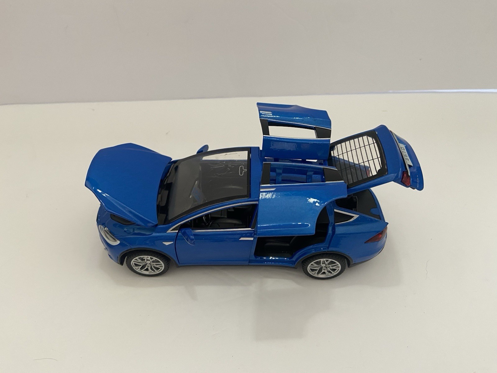 Proswon Diecast Tesla Model X 1:32 Light Sound Pull Back Action New Open Box U4