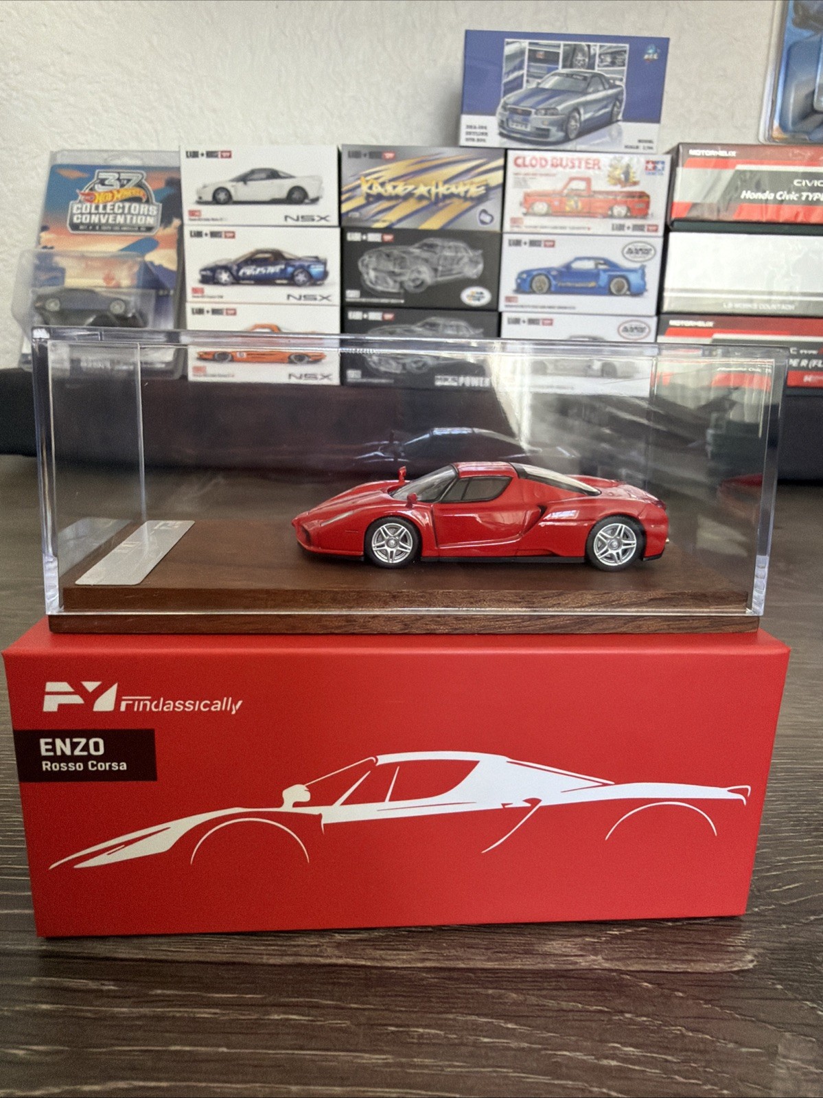 Find Classically 1:64 Ferrari Enzo Rosso Corsa Red W/ Wooden Base & Acrylic