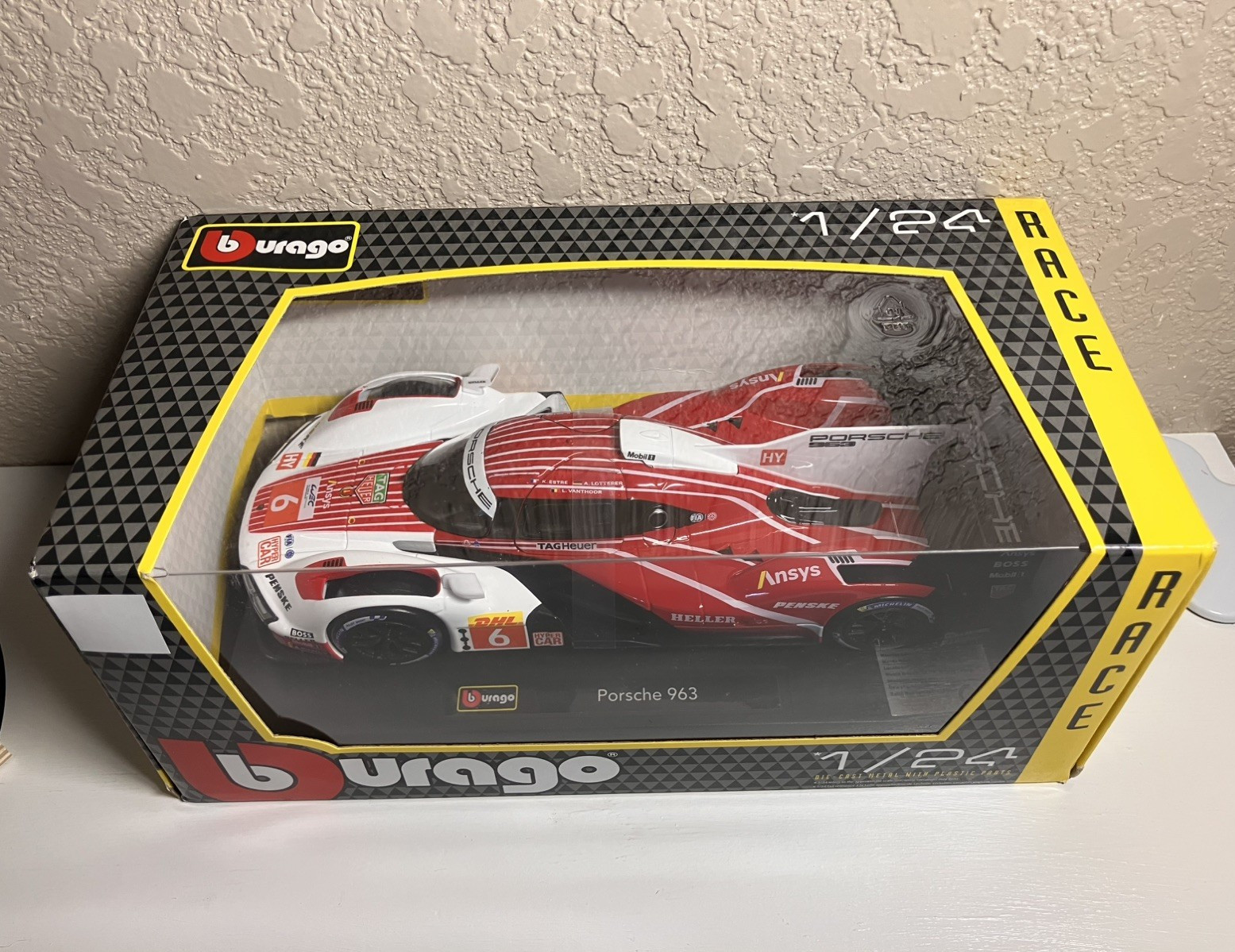 BBURAGO 2024 PORSCHE 963 #6 PORSCHE PENSKE FIA WEC LE MANS 1:24 DIE CAST 28042