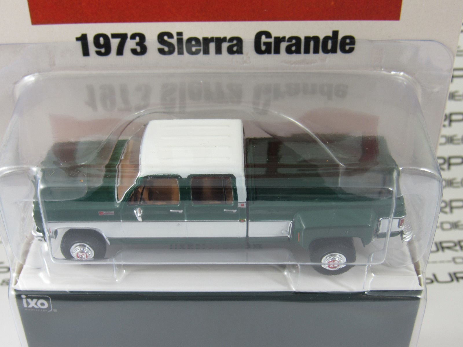2026 IXO America 1:64 Glenwood Green 1973 GMC GRANDE SIERRA 3500 CREW CAB Pickup