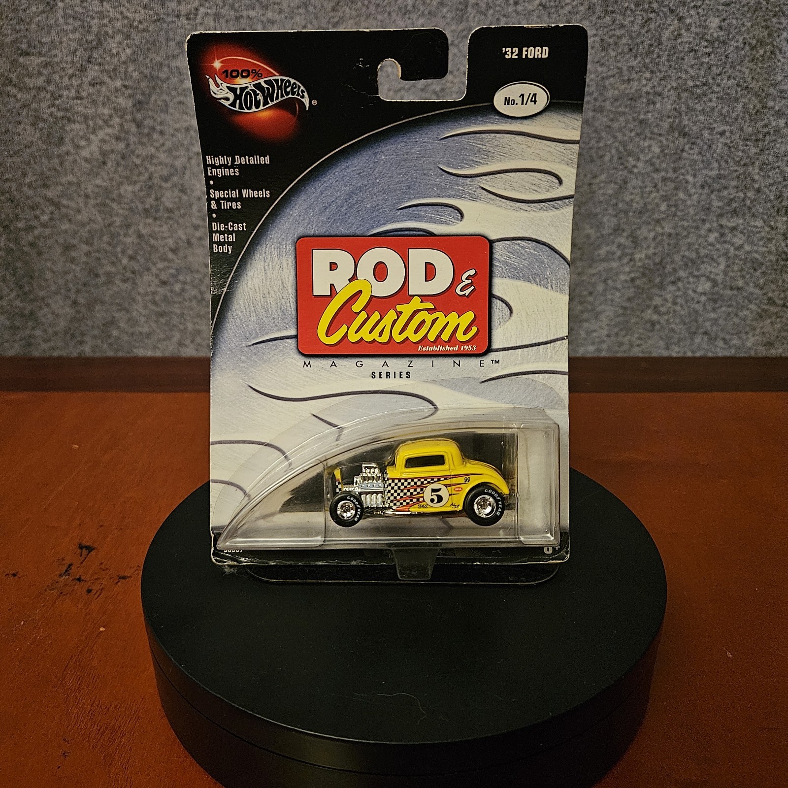 Hot Wheels ROD & Custom Magazine Series ’32 Ford #56567 Unopened