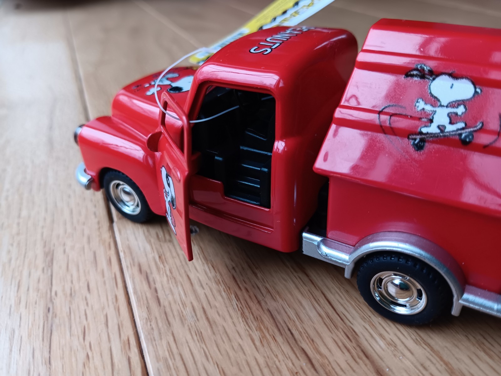 Peanuts Gang Diecast Truck Pull Back Major Trading Inc New With Tag Metal Snoopy