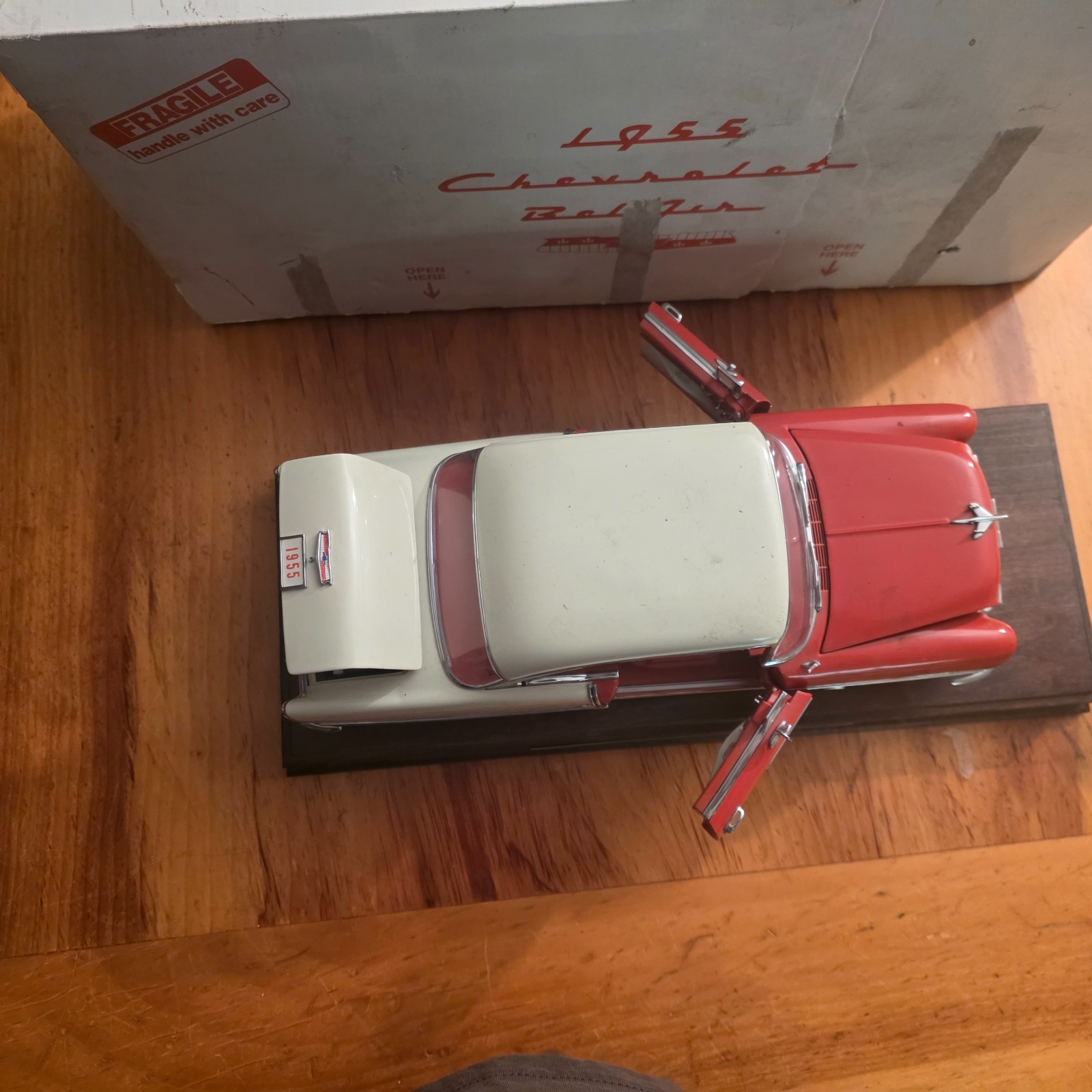 DANBURY MINT 1955 CHEVROLET BEL AIR 1/16 W/ WOODEN BASE
