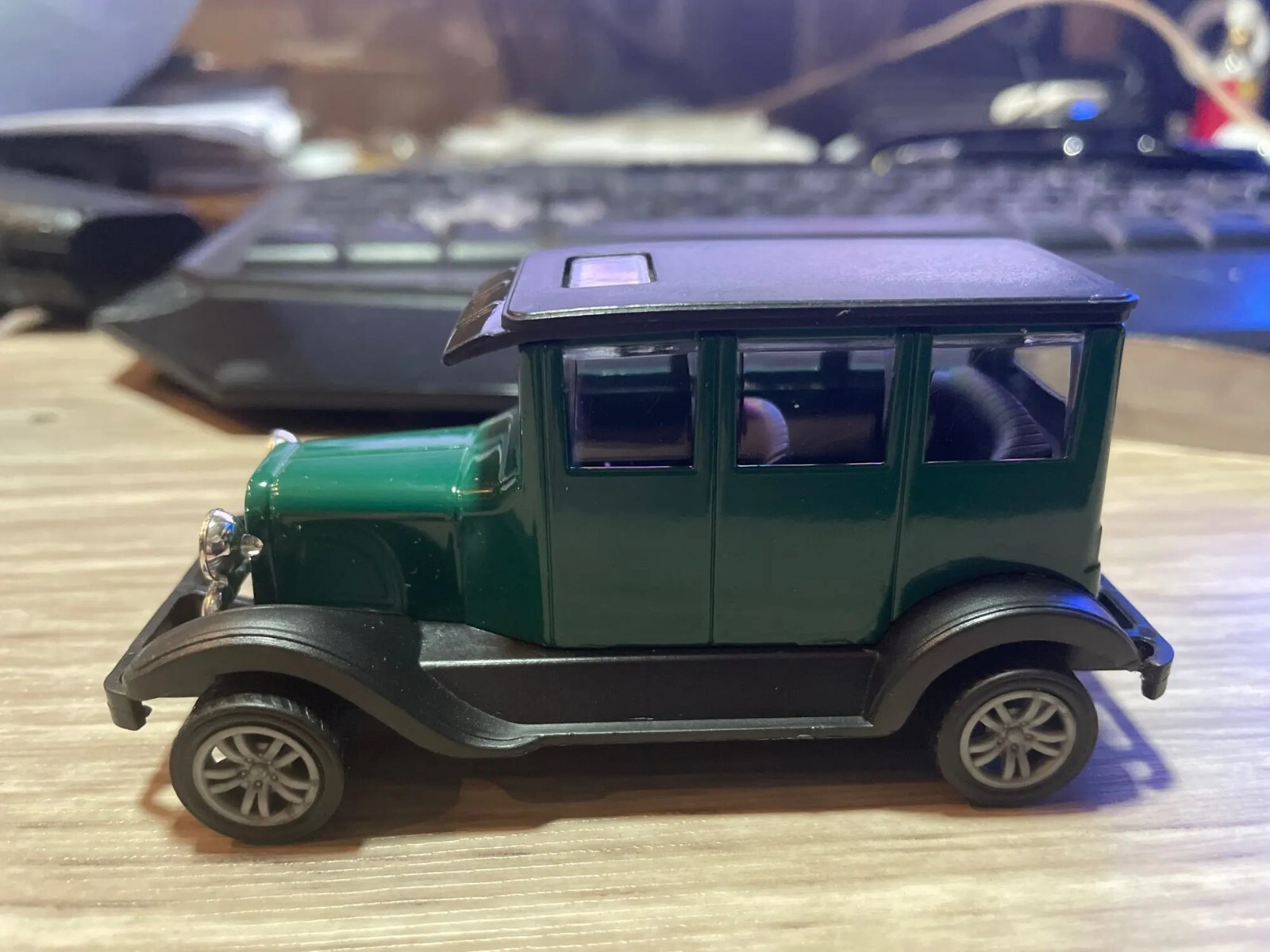 1:43 Diecast Ford A 1930 Model Vintage Pull Back Car Miniature Classic Gift