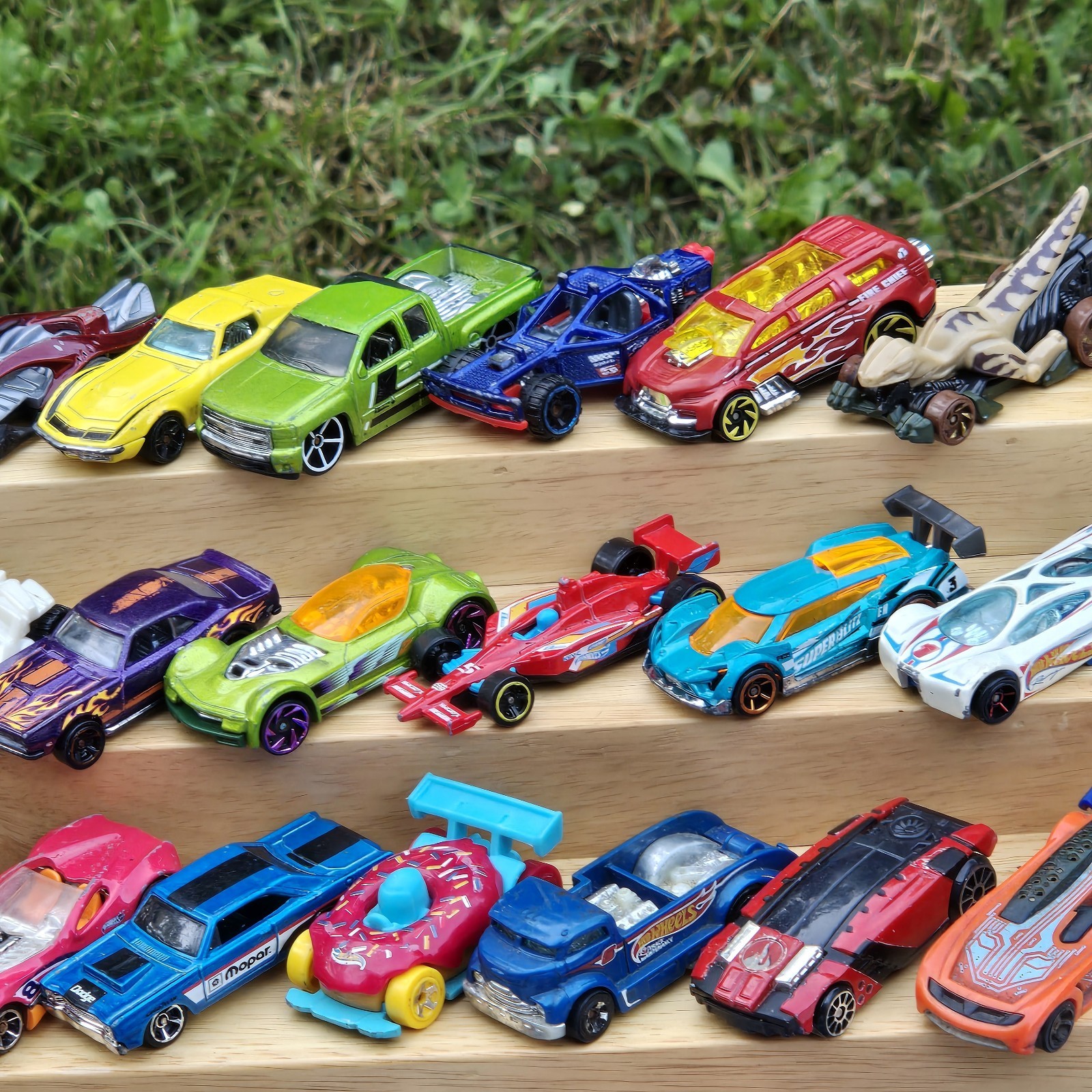 Hot Wheels Lot of 50 Loose Cars Trucks Race Cars Mixed Diecast Mattel VGC