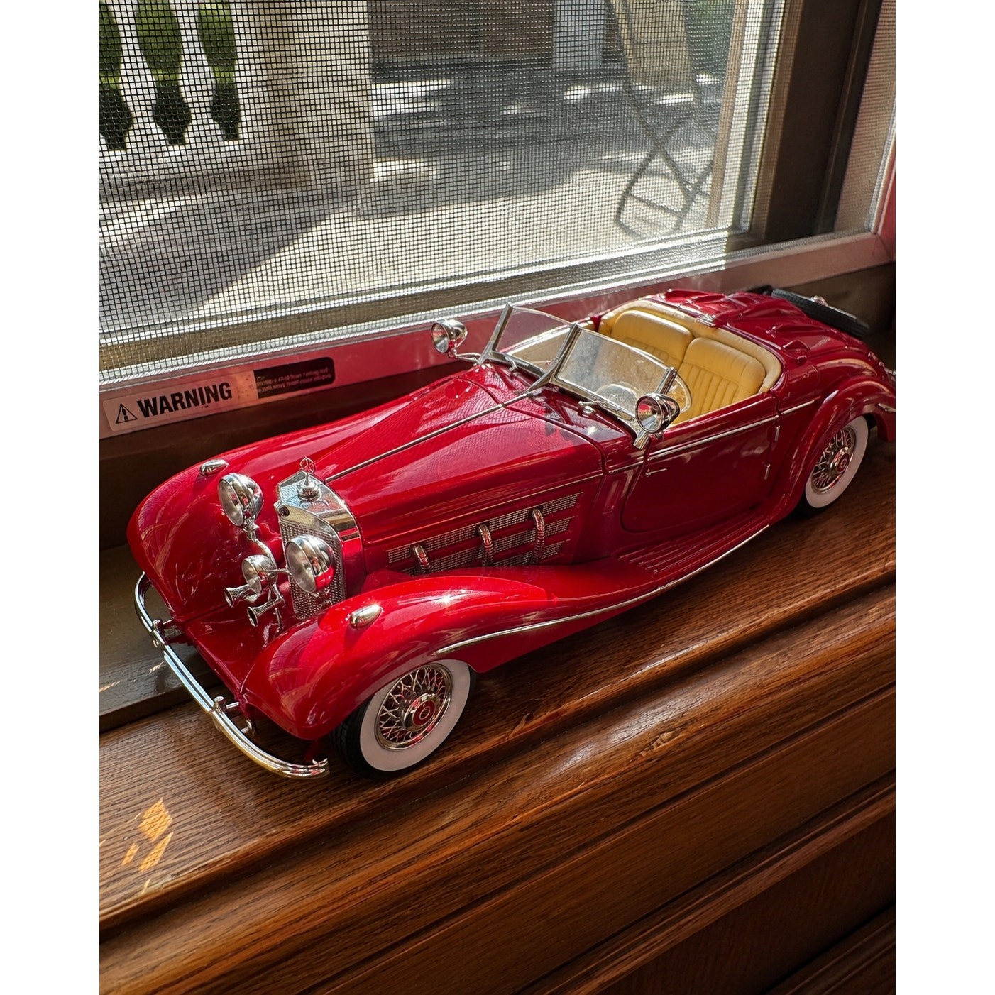 Maisto Mercedes-Benz 500K Specialroadster 1936 1:18 Diecast Red Convertible