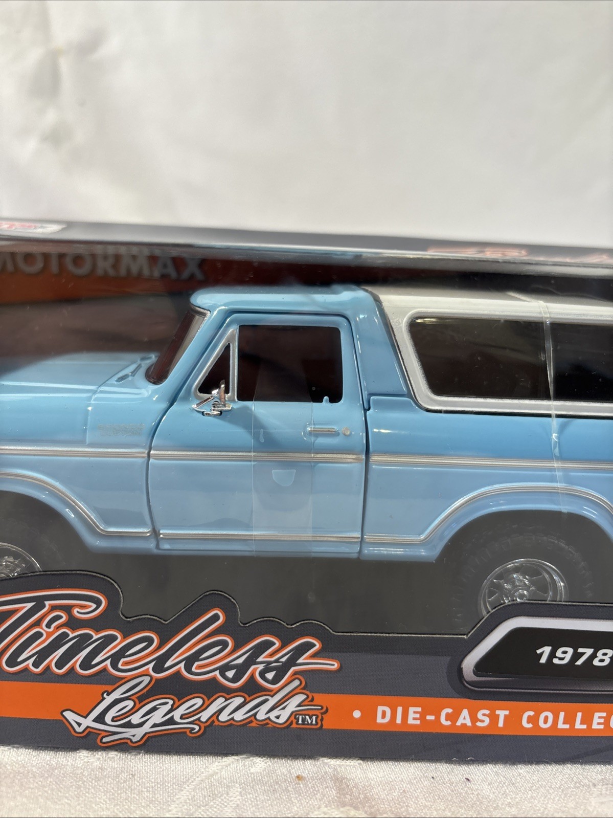 1978 Ford Bronco Custom Light Blue and White “Timeless Legends” Series 1/24 Diec