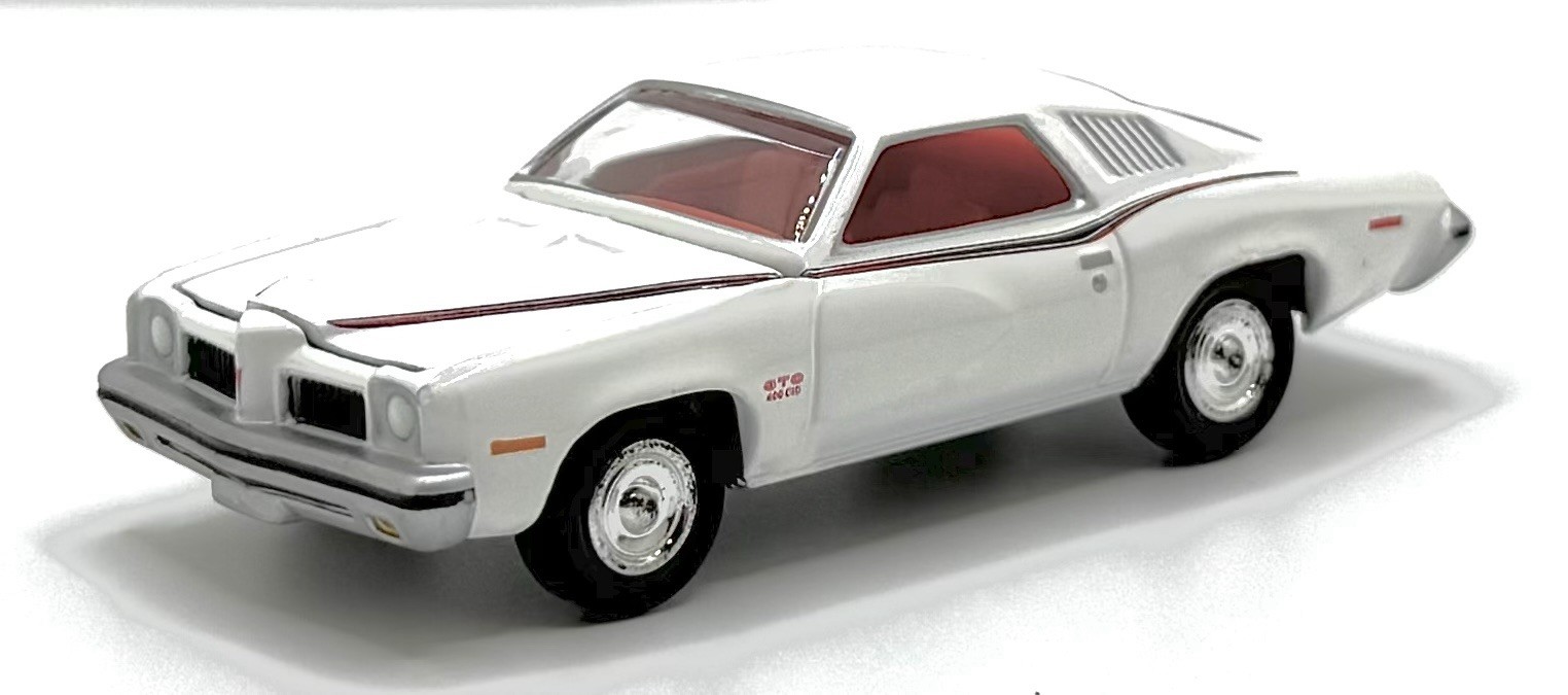 1973 Pontiac GTO 400 ci V8 – Cameo White – 1/64 “S” Scale – Third Gen. – A Body