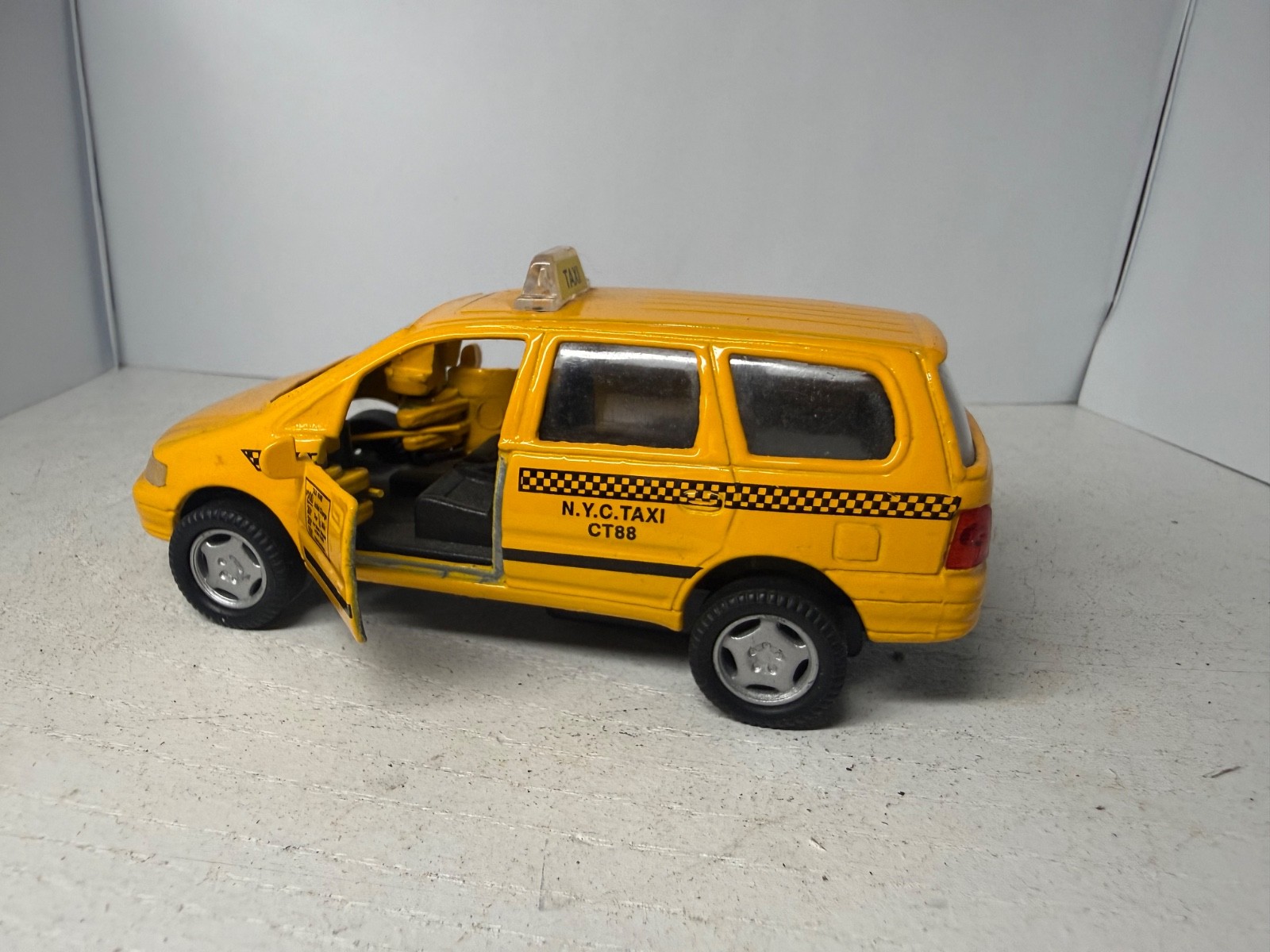 4 1/2 ” NYC Taxi in Yellow Cab with Pullback Action, Die Cast New York City Taxi