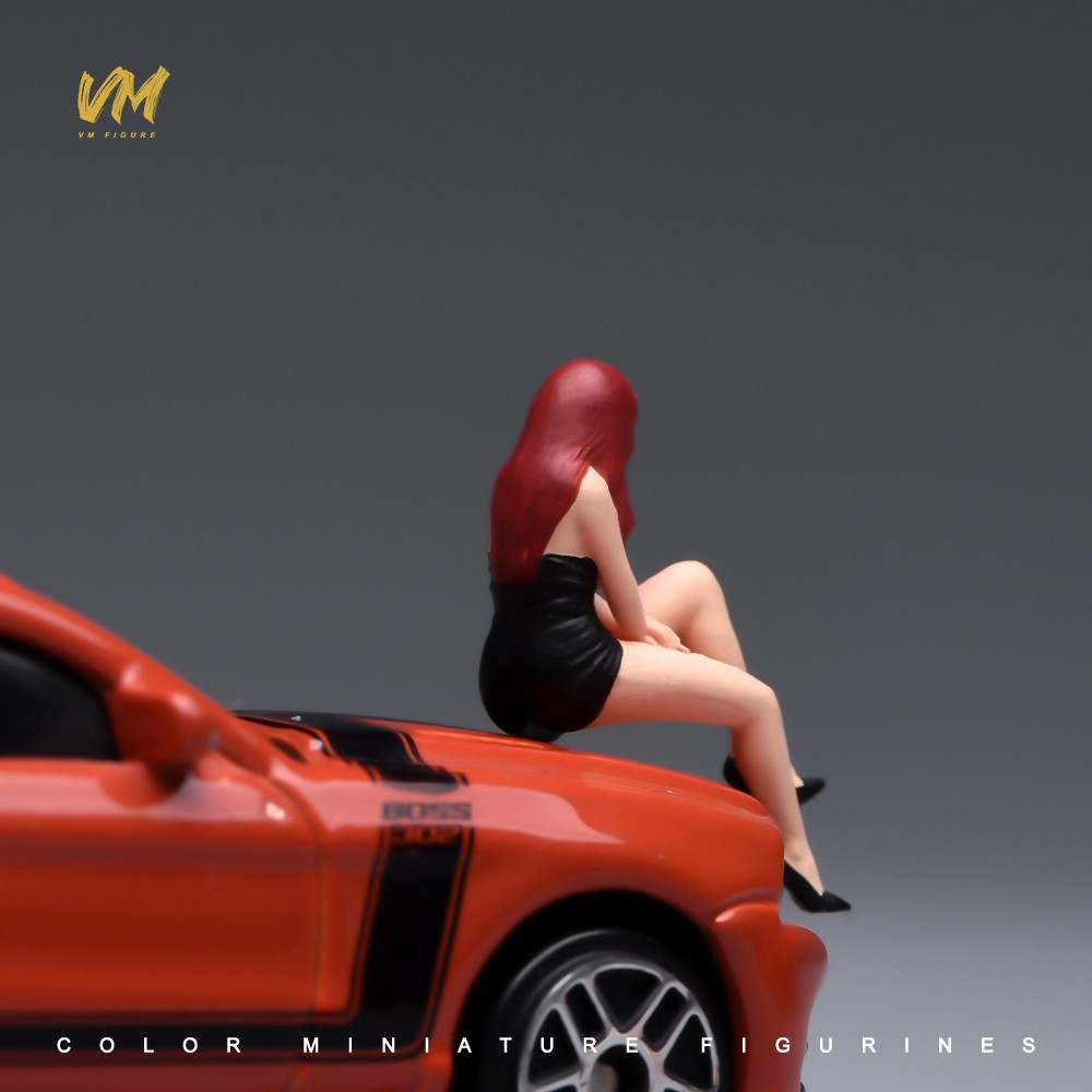 1/64 Miniatures Sexy Red Hair Beauty Scene Props Model Figures For Cars Vehicle