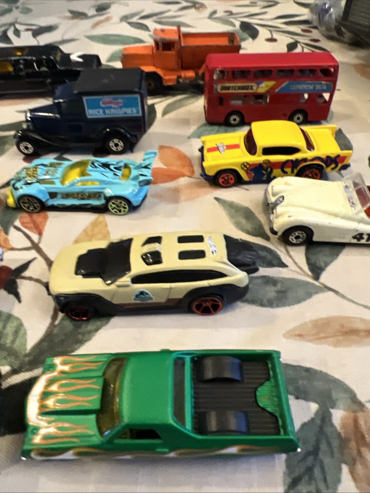 Hot Wheels – Matchbox Lot of Cars, Various Years And Condition mixed lot Vintage
