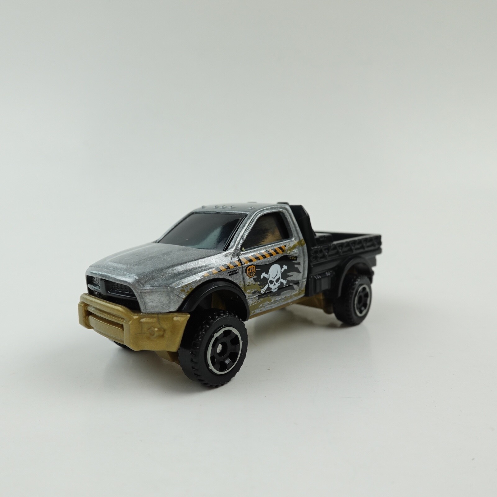 Matchbox 2016 Ram Flatbed Truck Black Silver MBX Off Road 1:64 Diecast Car Loose