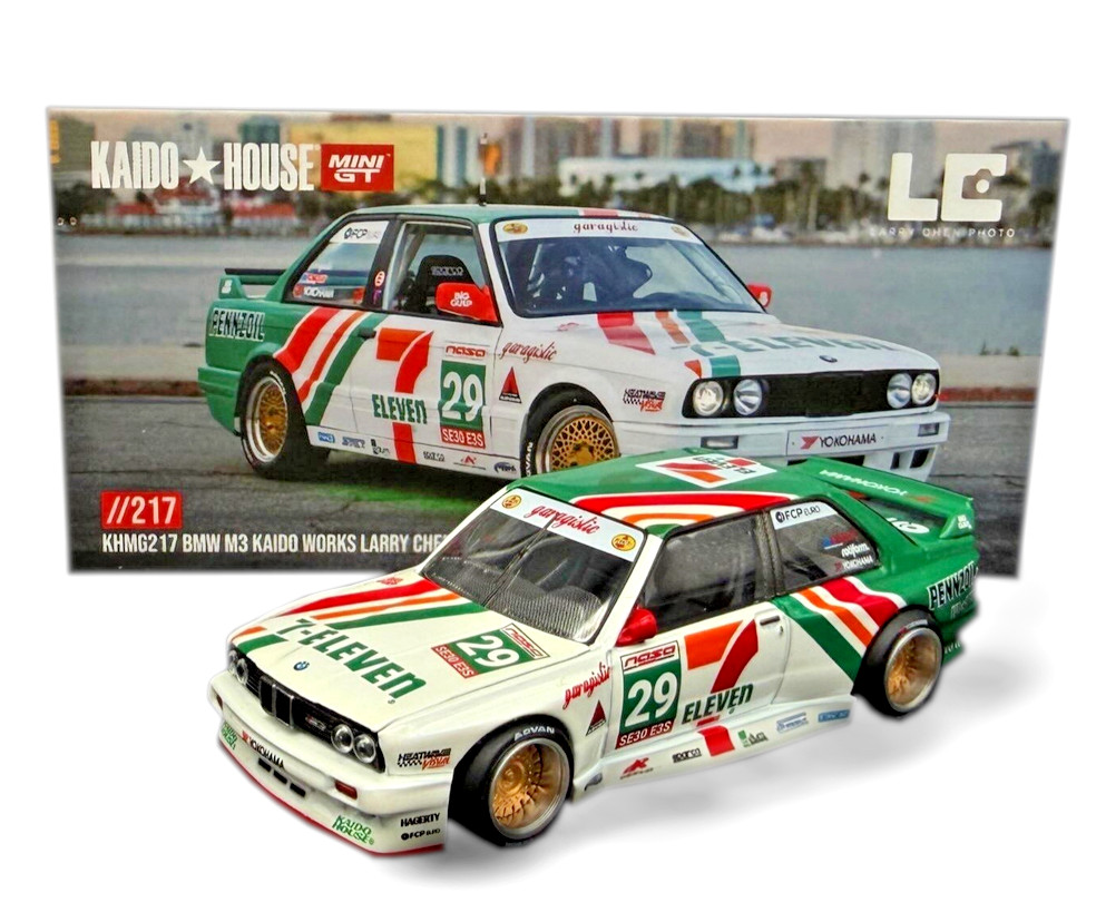 Kaido House x Mini GT BMW M3 E30 Larry Chen V1 7-Eleven KHMG217 🟥🟩⬜ 1/64