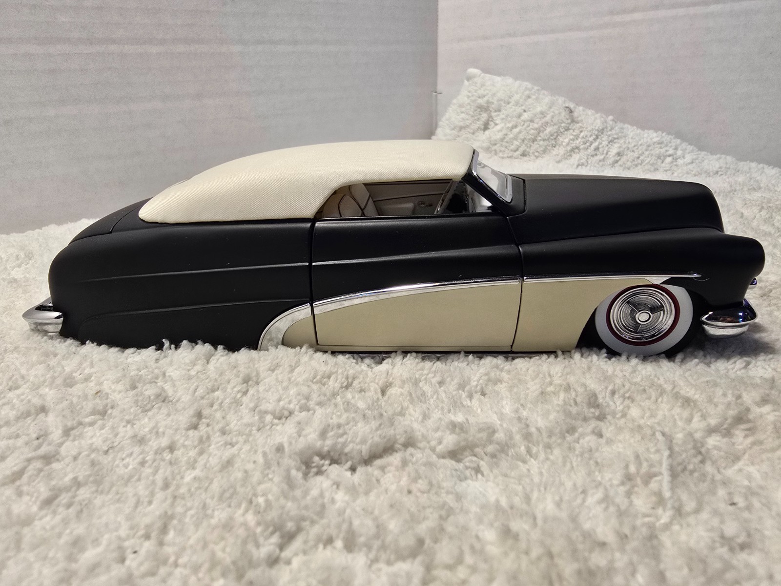 Danbury Mint RARE 1951 Mercury Custom 2 Door Coupe Matte Black White Top 1:24