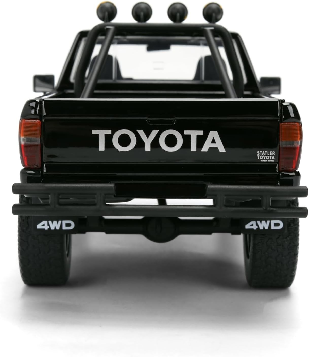 Jada 1:24 1985 Toyota SR5 Pickup and Marty’s Skateboard Back To The Future 36479