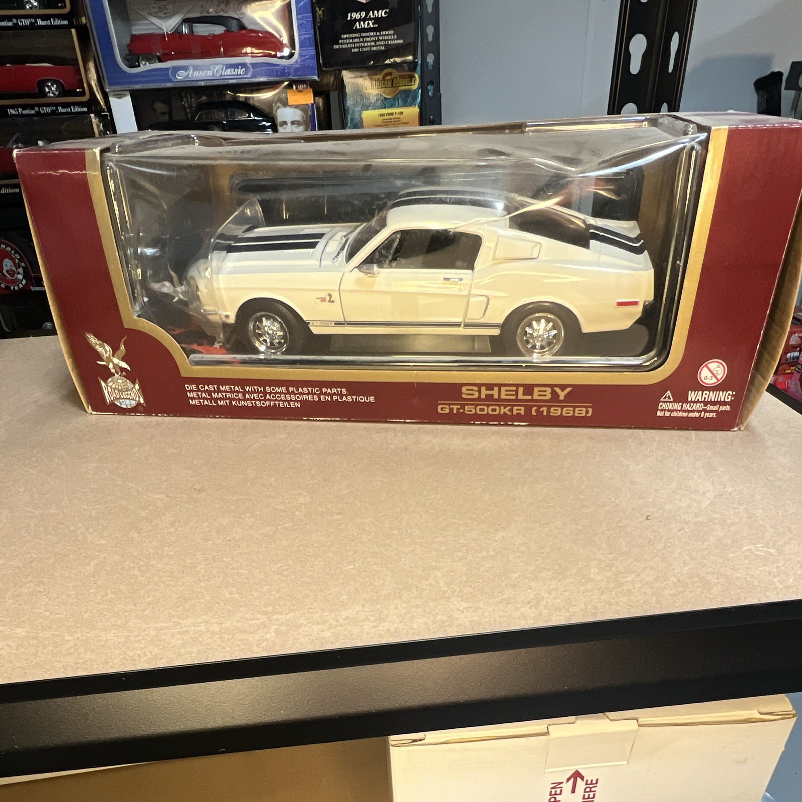 Road Legends 1968 Shelby GT-500KR 1:18 Diecast White/Blue Unopened Box