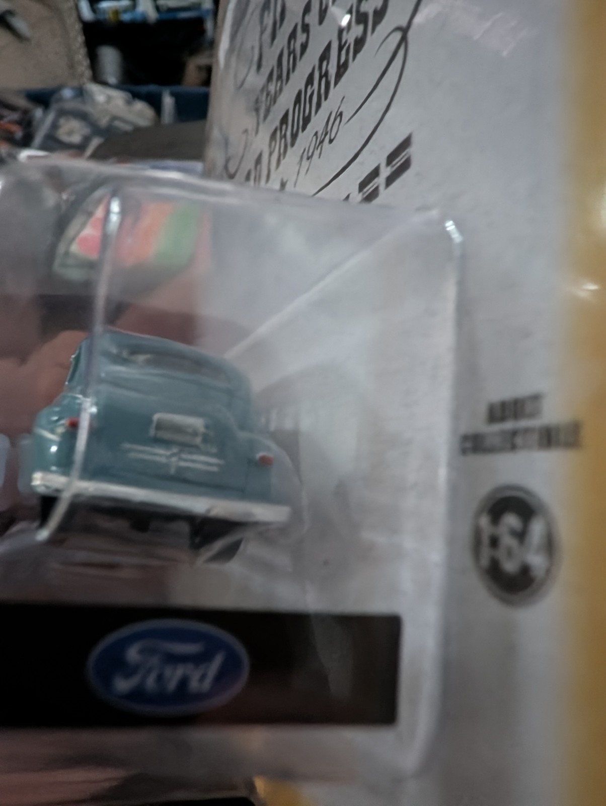 GreenLight Golden Jubilee 1:64 1946 Ford Super Deluxe Fordor