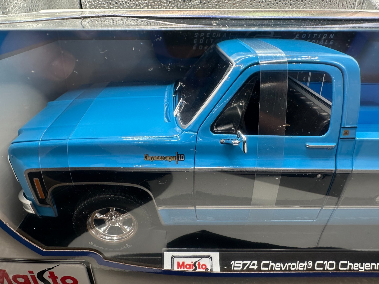 Maisto 1:18 1974 Chevrolet C10 Cheyenne Super Pickup Truck Blue Black Stripe New