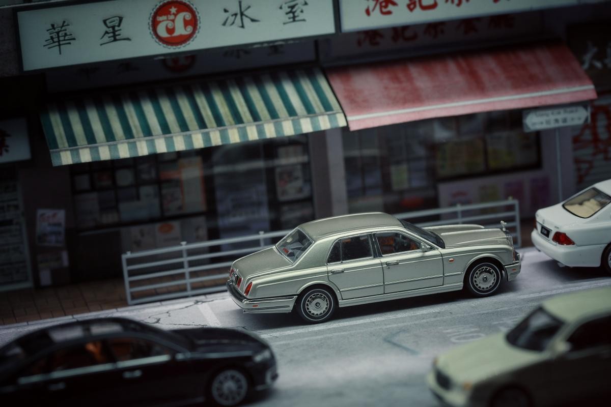 US Diorama1:64 Diecast Garage Model LED Street Convenience Shop Building Parking