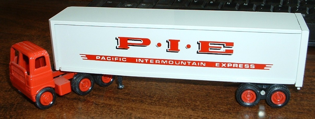 PIE Pacific Intermountain Express ’77 Winross Trucks