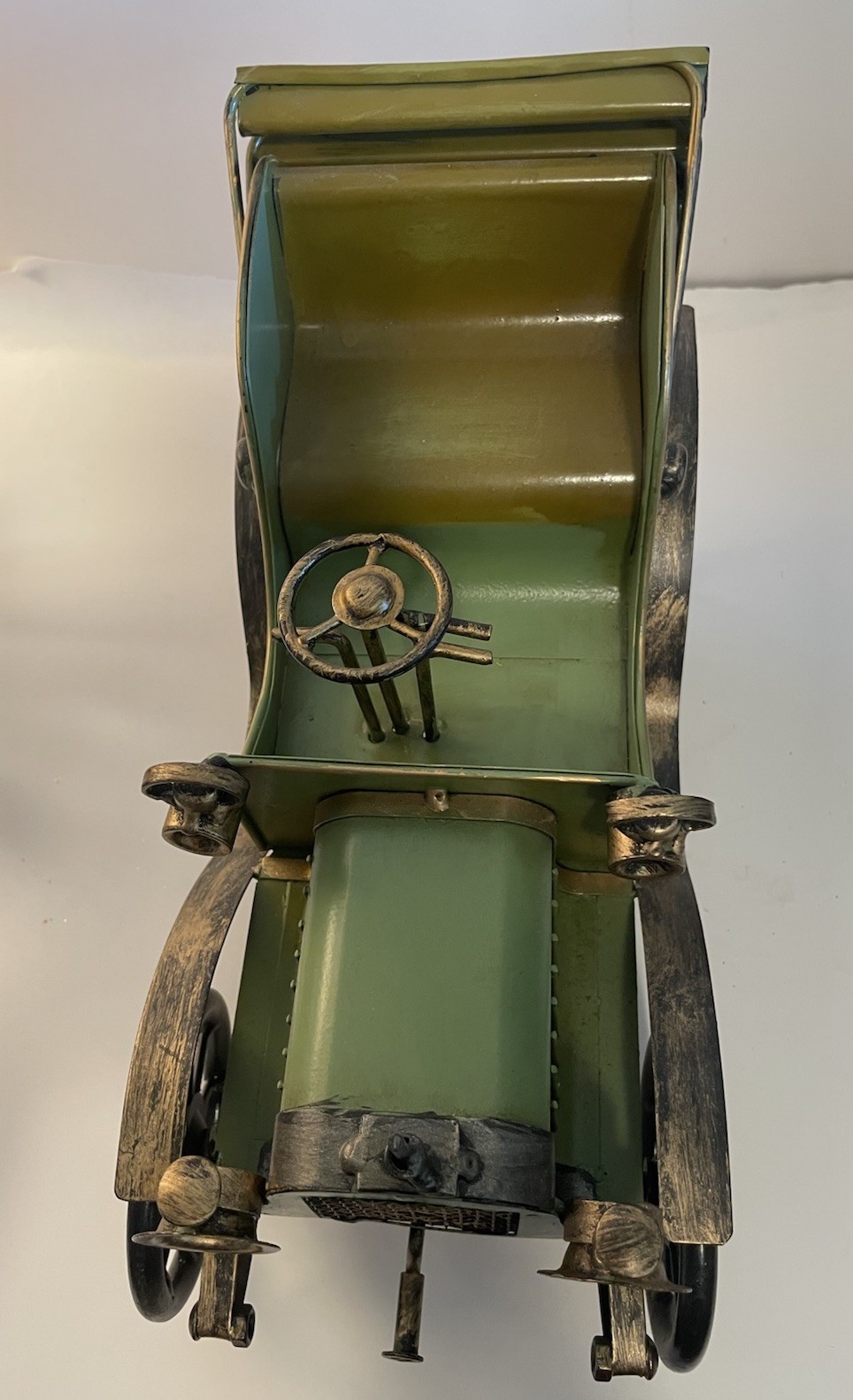 America Retro Classic Car Light Metal Die-cast Car Model T Display Green 12″