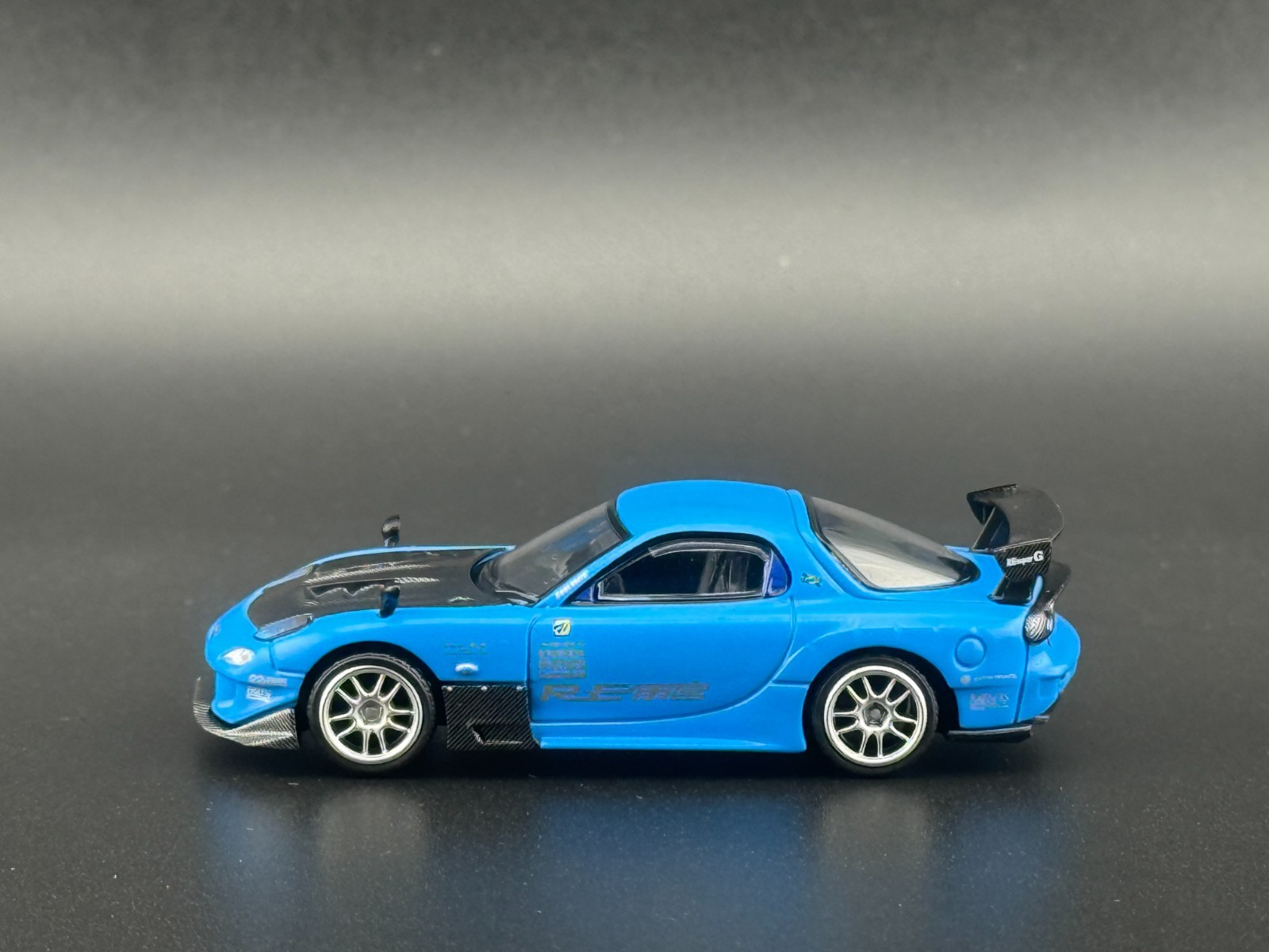 Mini GT Mazda RX-7 RE-Amemiya 20B NA 3ROTOR-7 “Ama-san Go” #1046 1/64