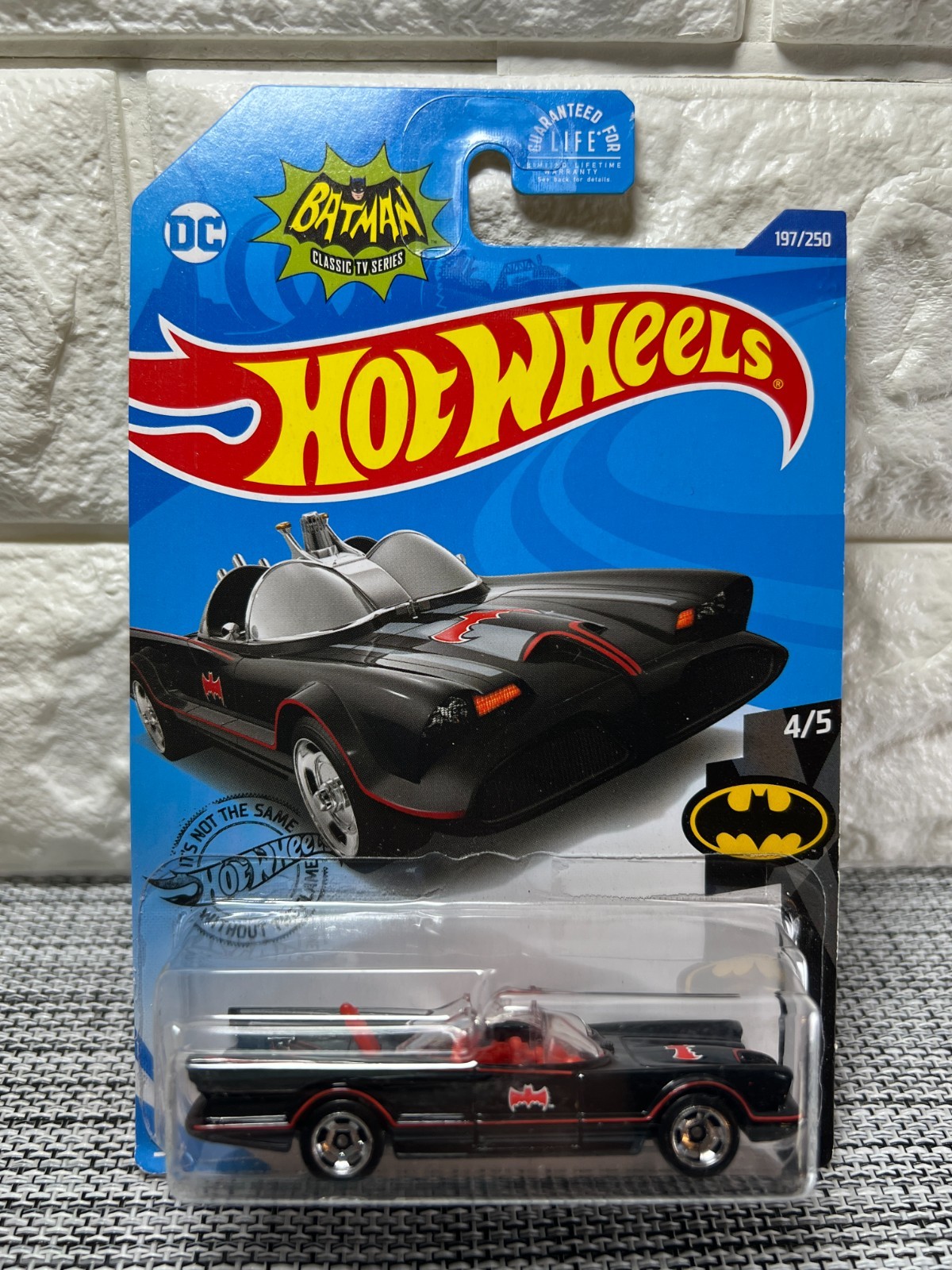 Hot Wheels DC Batman 4/5 TV Series Batmobile 197/250 Black