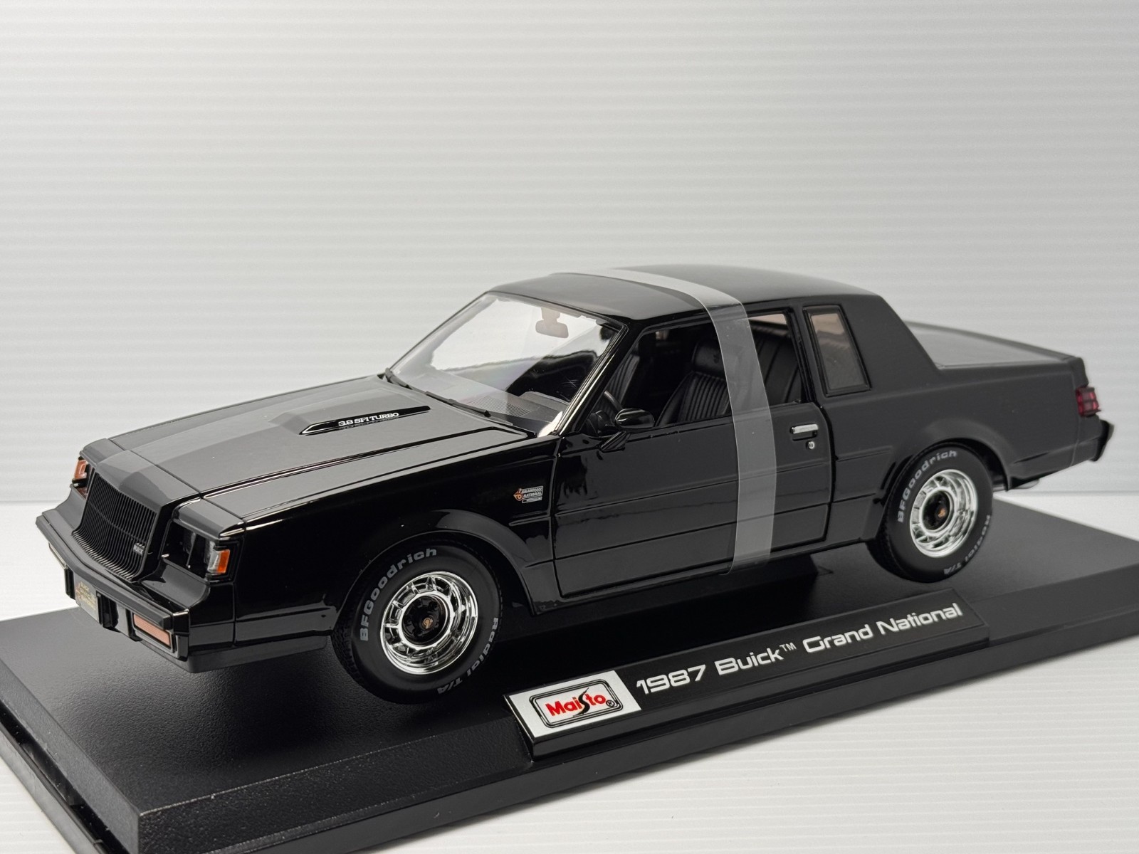 1987 BUICK REGAL GRAND NATIONAL BLACK 1/18 DIECAST MODEL CAR MAISTO 31479