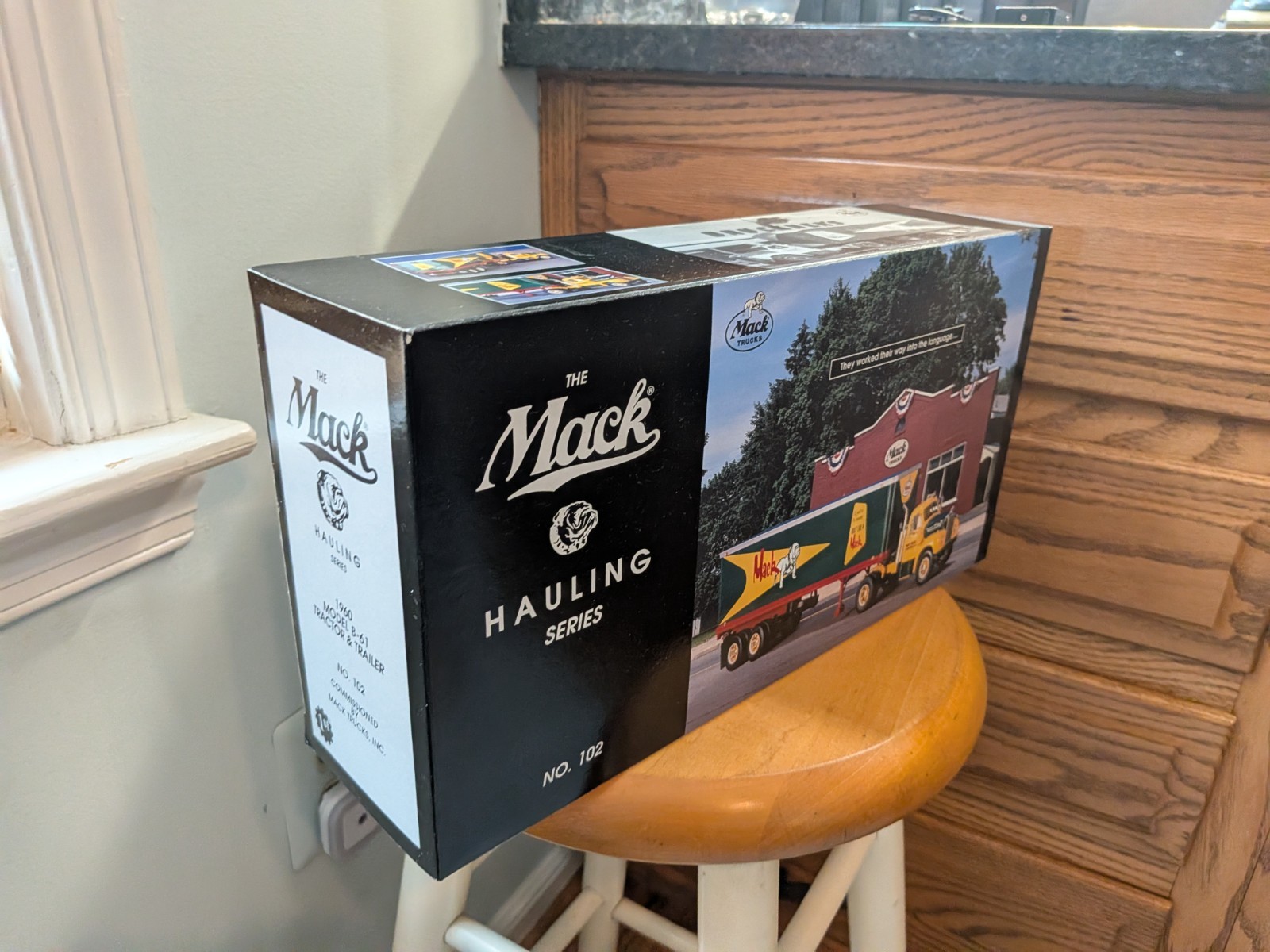 FIRST GEAR Mack Hauling Series No. 102 Bulldog With Mack Truckers Cap