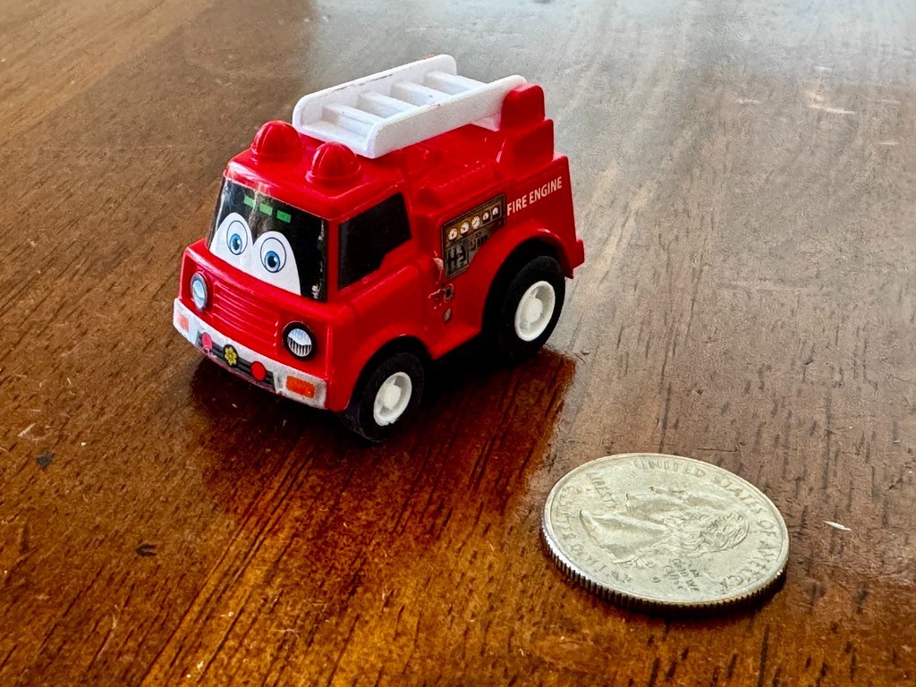 [FUNCORN TOYS] Superveloci 12 PACK – PullBack Microtraffic Trucks – Party Favors