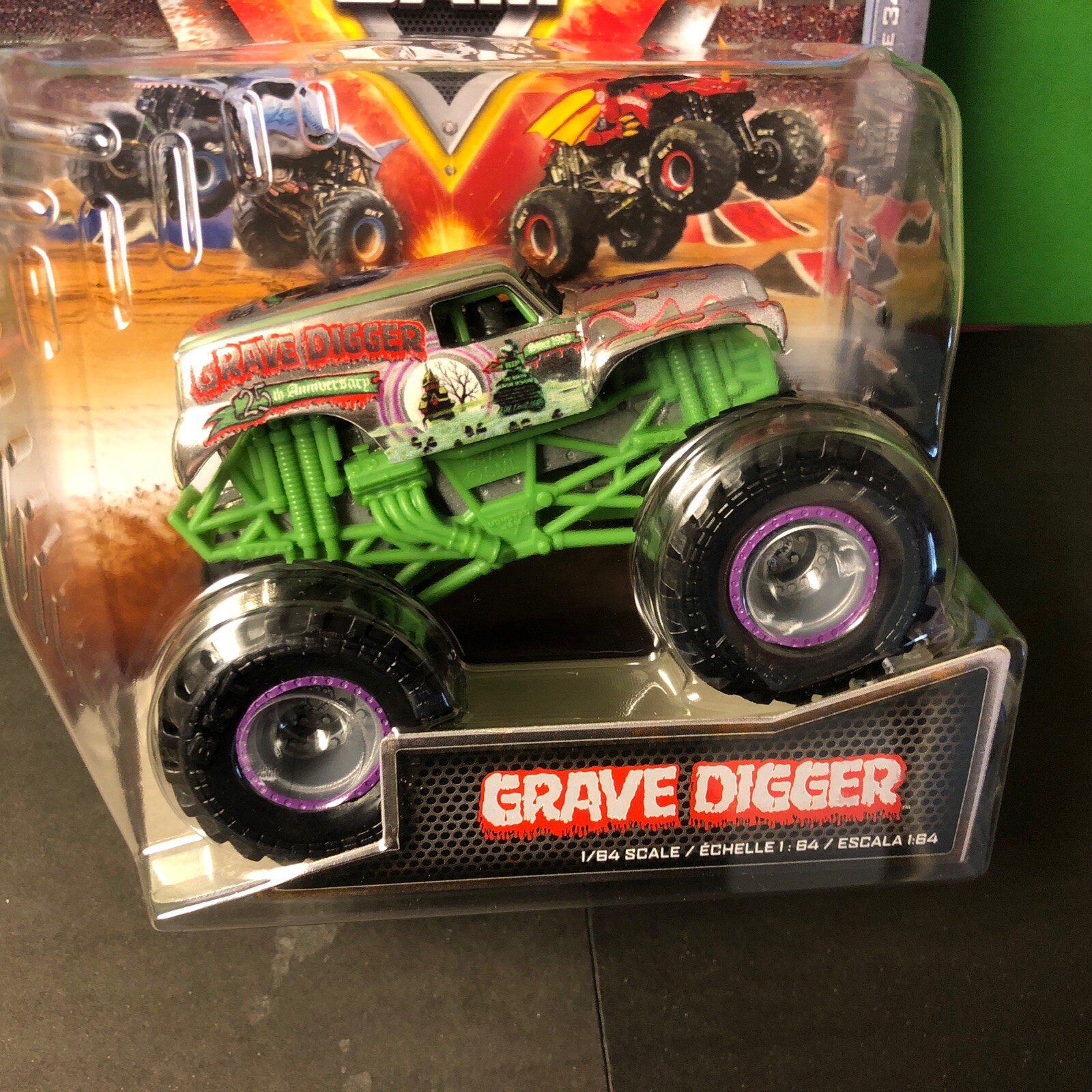 SPIN MASTER 2024 MONSTER JAM 25TH ANN. GRAVE DIGGER LEGACY TRUCKS SERIES 34 NEW!