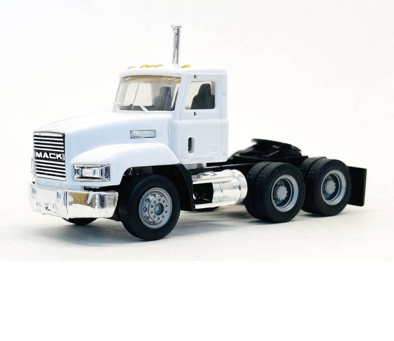 White Mack Short 603 Tractor Truck Promotex 1/87 Plastic HO Scale 15263