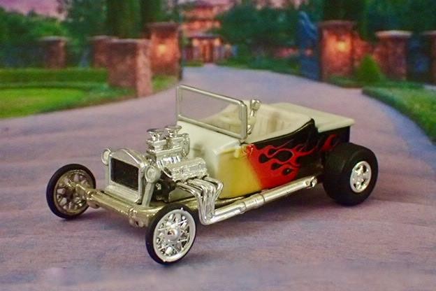 Hot Rod 1923 Ford Model-T Twin Carb Flathead V8 Roadster 1/64 Scale Ltd Edit R