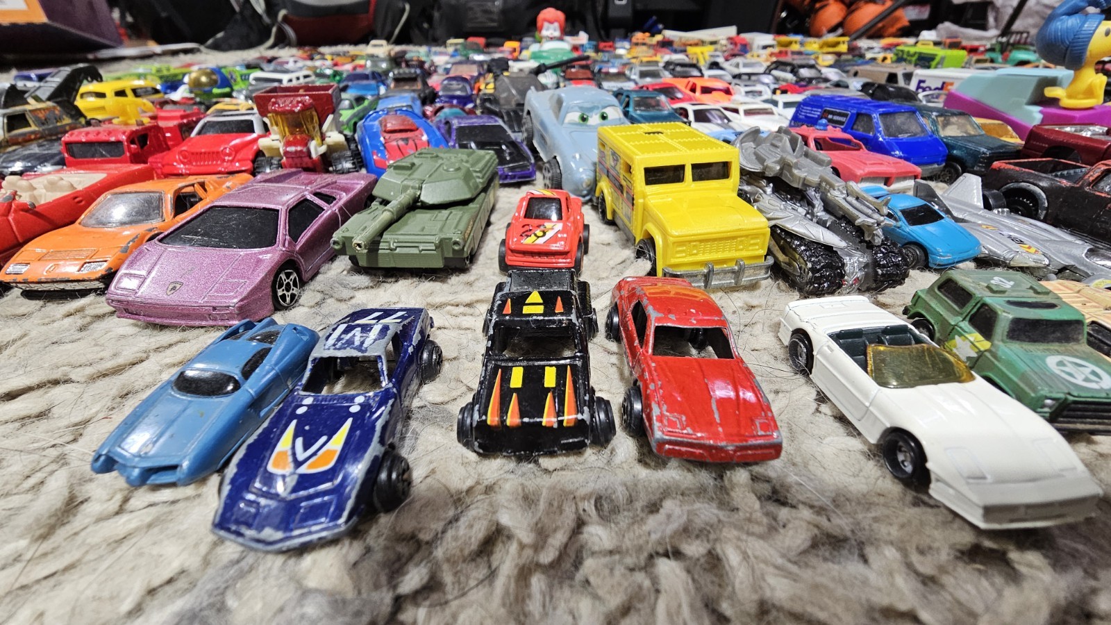 100 Hot Wheels Matchbox Tomica Cars Bulk Lot- Random Mixed Mystery Diecast Used