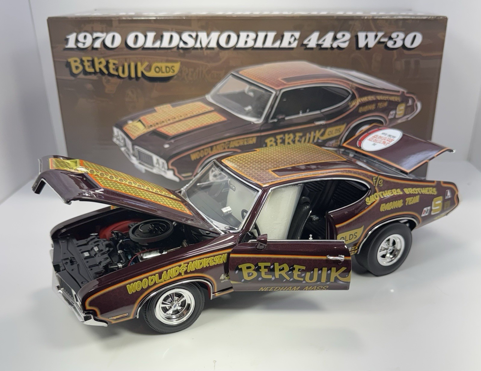 ACME 1/18 Scale 1970 Oldsmobile 442-W30 “BEREJIK” VERY RARE & DETAILED